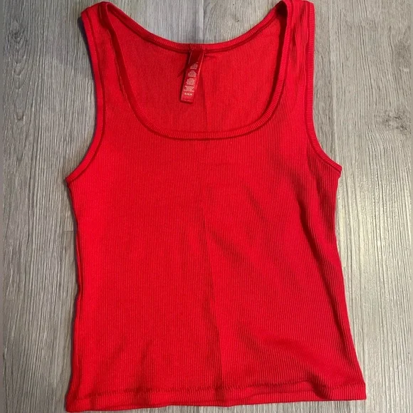 NWOT Skims Cotton Rib Crop Tank Red Size Medium - Picture 2 of 5